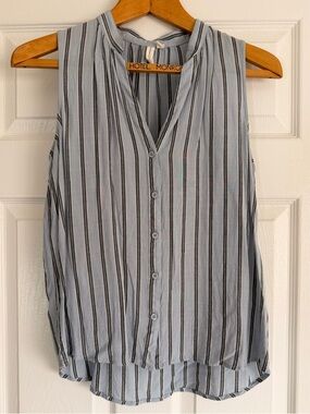 Treasure & Bond Vertical Stripe Sleeveless Blouse Size S